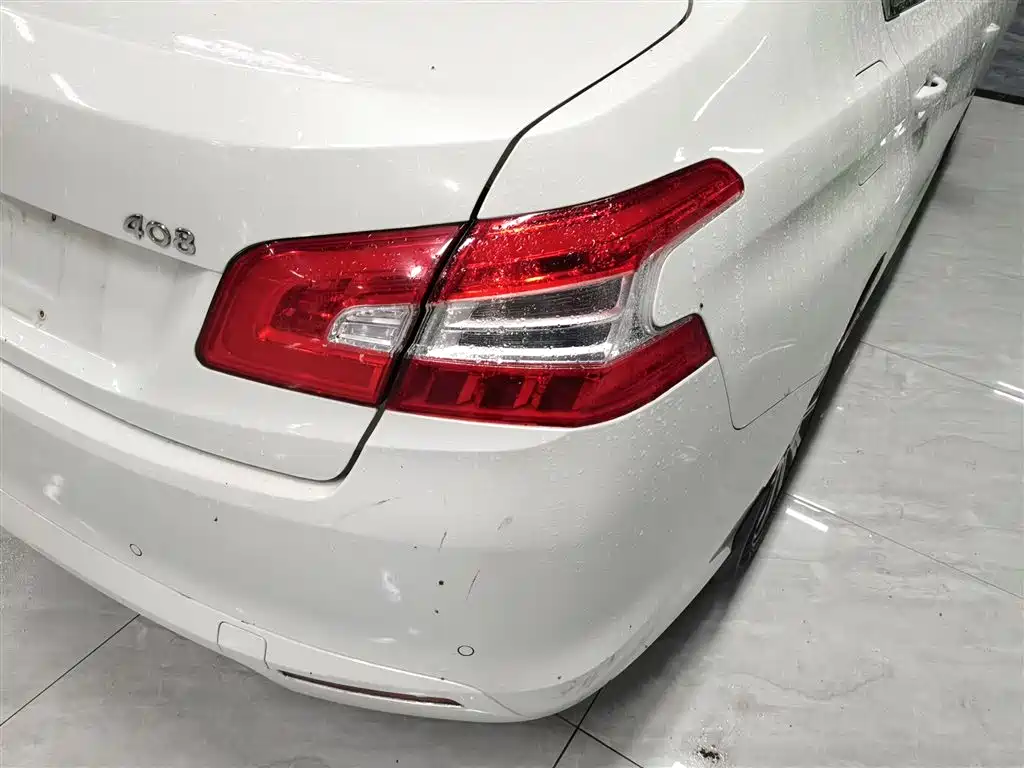 Peugeot 408 2015 Model 1.2T Automatic Luxury Edition фото 24
