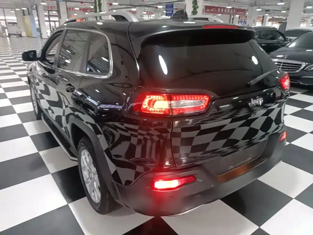 Jeep Cherokee 2018 2017 2.0L Superior Edition