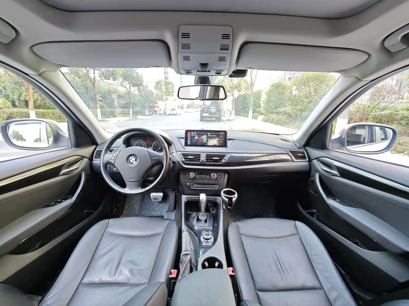 BMW X1 (Import) 2010 xDrive25i фото 10