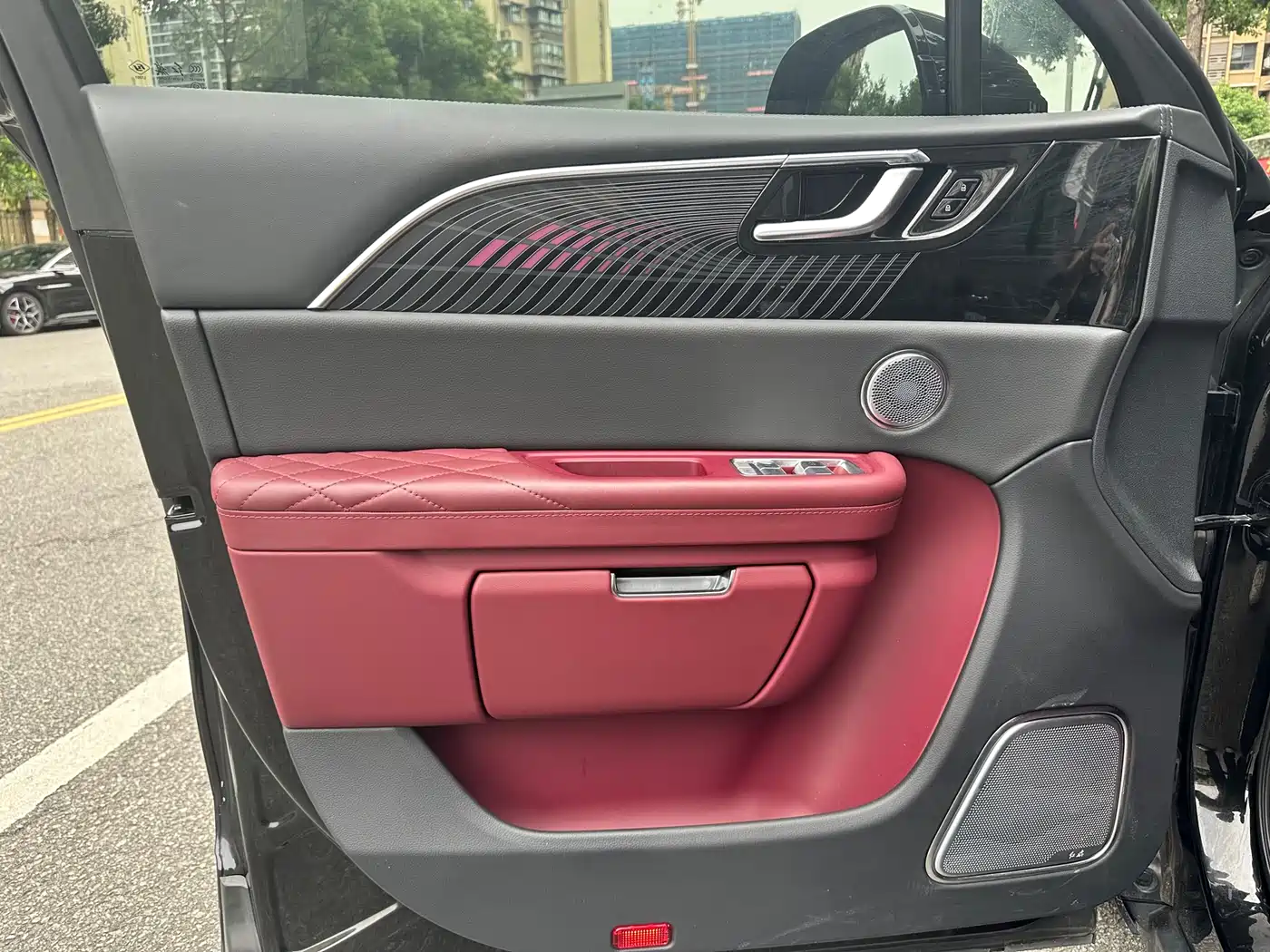 Hongqi E-HS9 2021 460km Flagship Comfort 6-seater фото 18