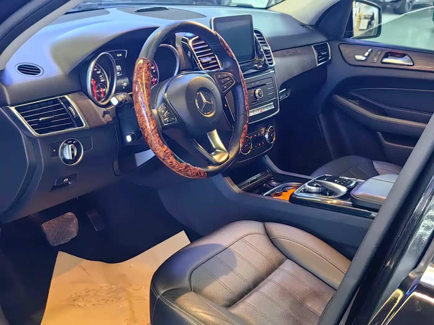 Mercedes-Benz GLE 2015 GLE 400 4MATIC фото 6