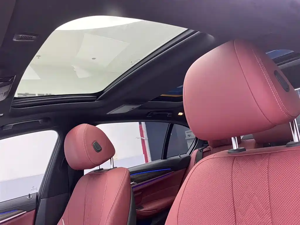 BMW 5 Series 2022 Facelift 530Li Leading M Sport Package фото 24