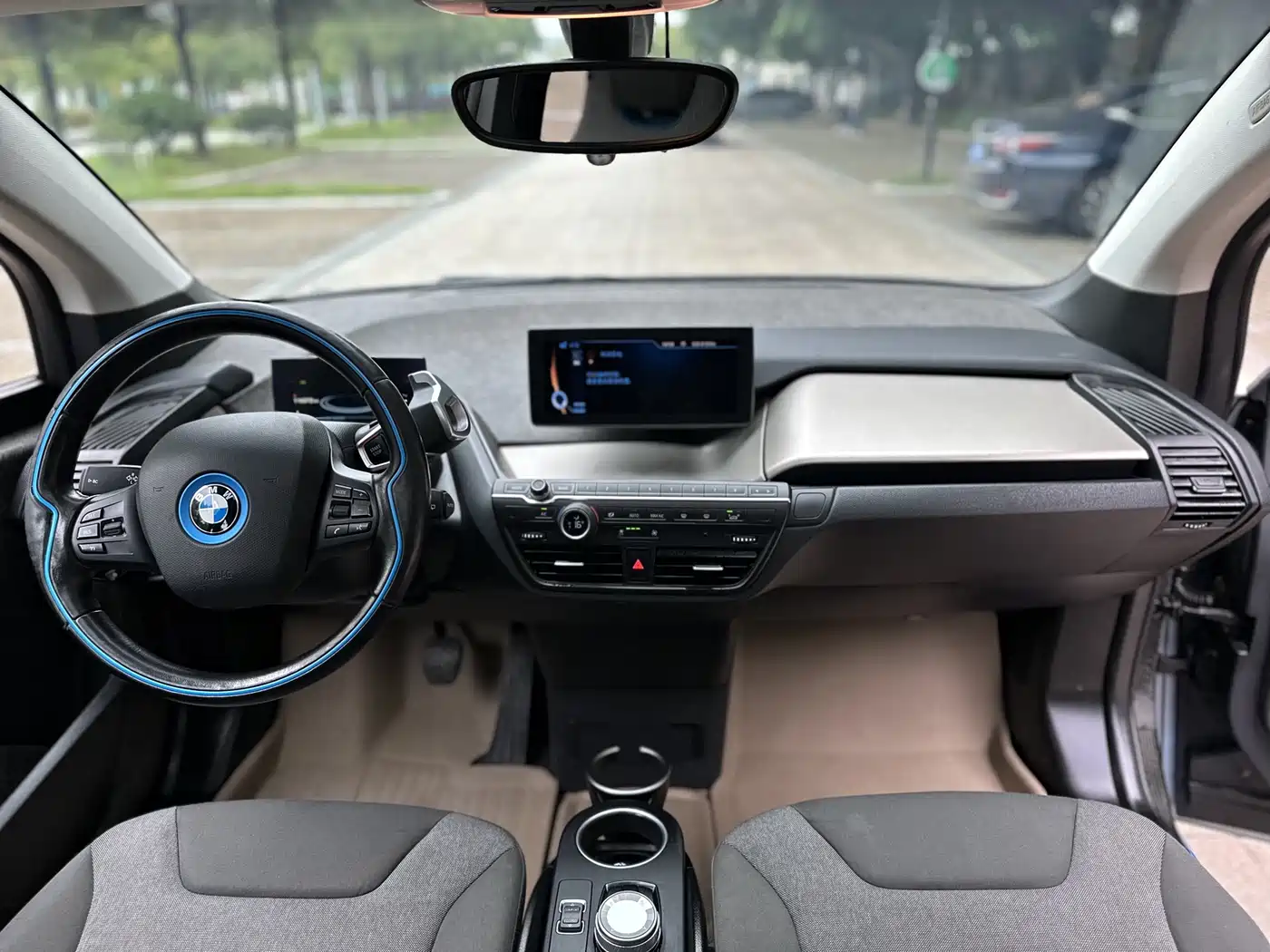 Photo 10 - BMW i3 (Import)