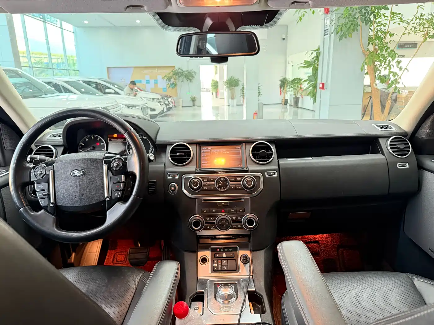 Land Rover Discovery 2014 3.0 SC V6 HSE Luxury фото 6