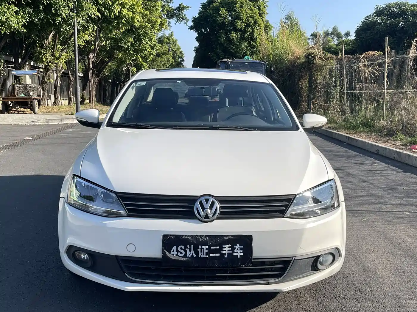 Volkswagen Sagitar 2014 Facelift 1.6L Automatic Comfort фото 2