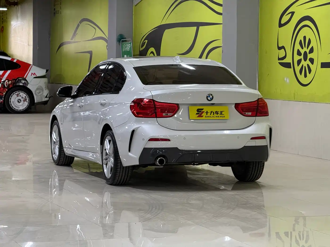 BMW 1 Series 2019 118i M Sport Package фото 4