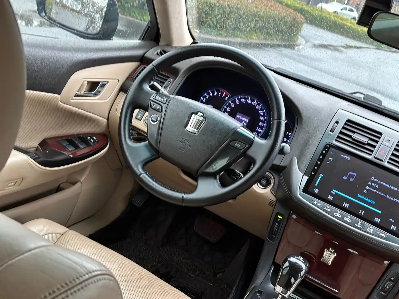 Toyota Crown 2011 2.5L Royal Leather Sunroof Special Edition фото 14