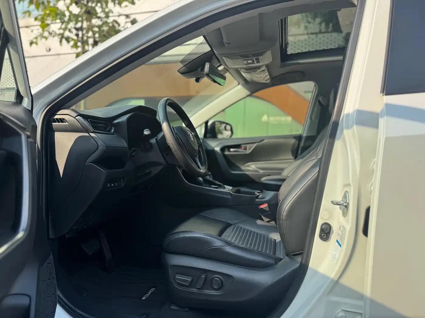 Toyota Wildlander 2020 2.0L CVT AWD Tech Edition фото 8