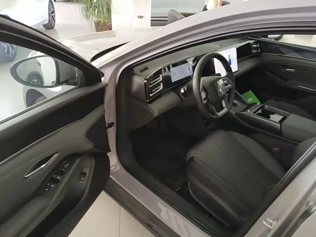 BYD Qin L 2026 2026 Model DM-i Smart Drive Edition 128KM Pioneer