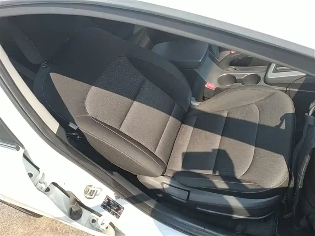 Hyundai Elantra 2016 Model 1.6L Automatic Smart Elite фото 25