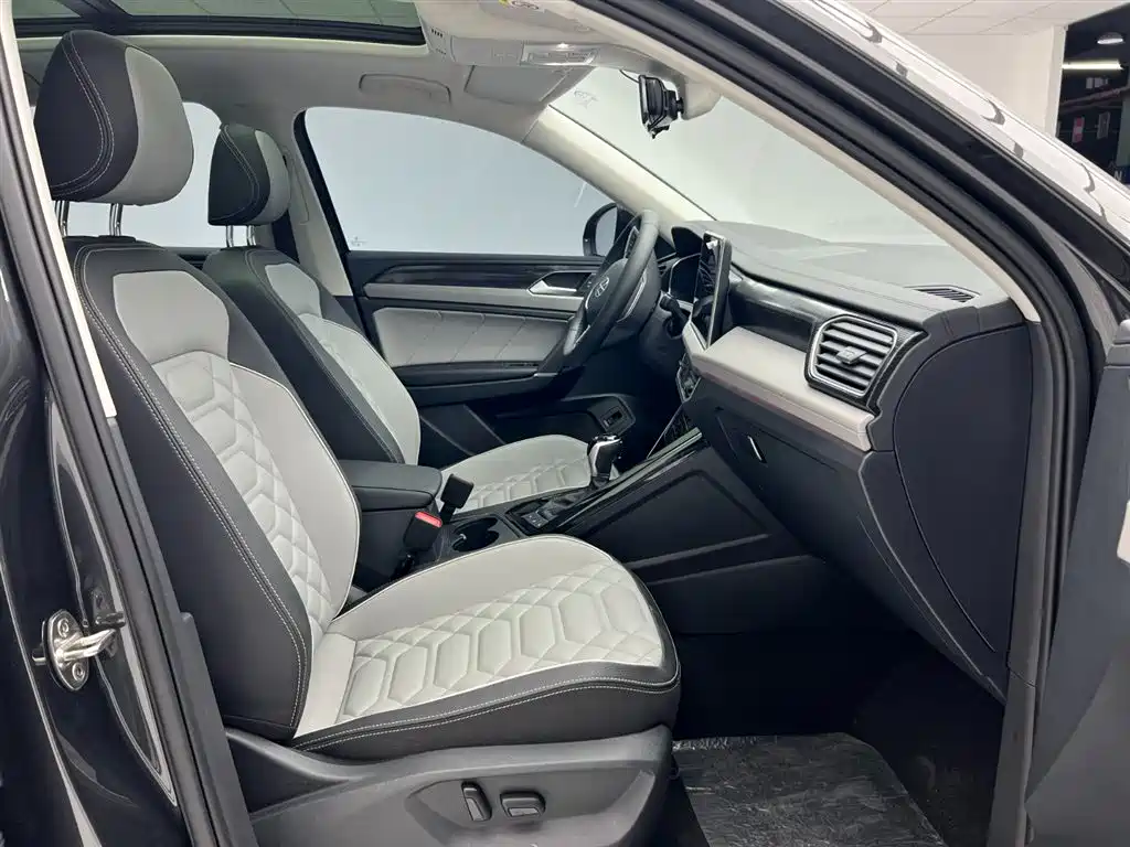 Volkswagen Tayron 2023 280TSI 2WD Luxury Plus Advanced Edition фото 17