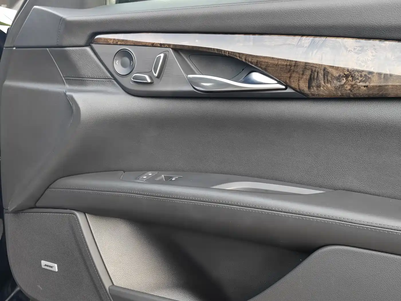 Cadillac CT6 2017 28T Luxury фото 29