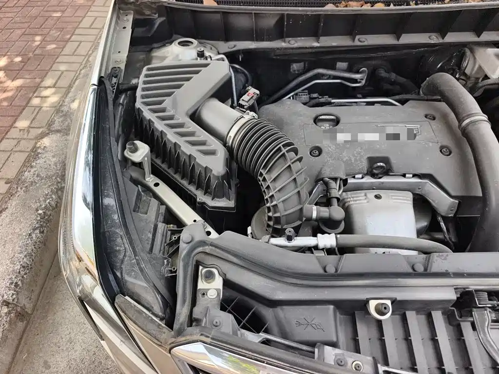 Cadillac XT5 2017 2016 25T Luxury Model
