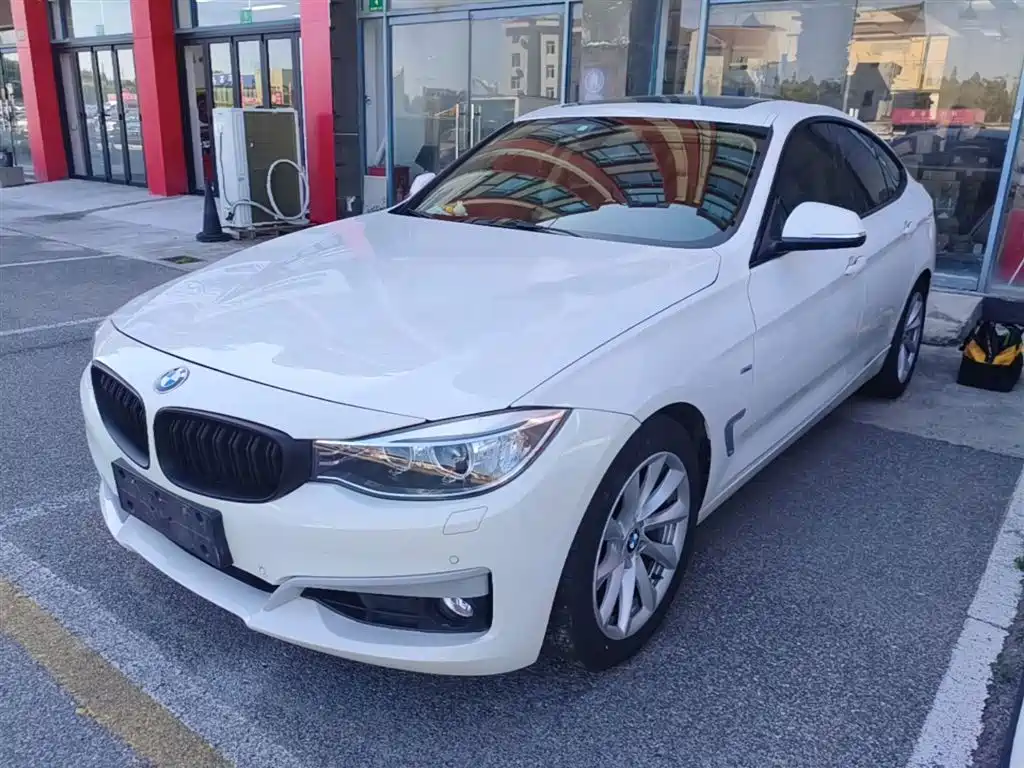 BMW 3 Series GT 2013 Model 328i Style Design Package
