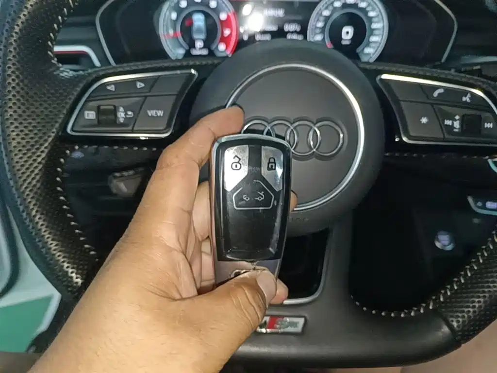 Audi A4L 2020 40 TFSI Luxury Dynamic фото 9