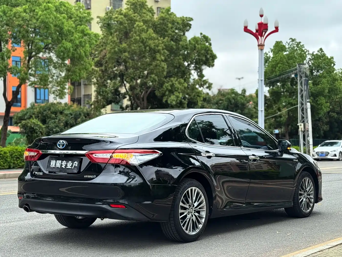 Toyota Camry 2019 Hybrid 2.5HG Luxury Edition China V фото 6