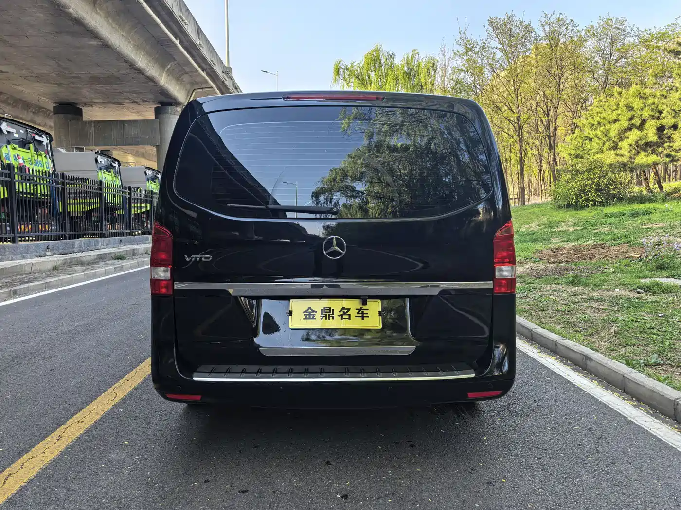 Mercedes-Benz Vito 2018 2.0T Elite Edition 7-Seater China V фото 4