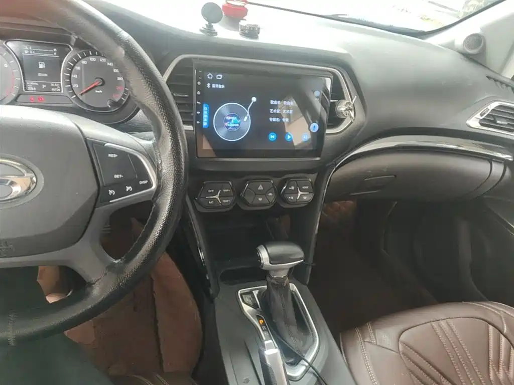 GAC Trumpchi Trumpchi GS4 2015 200T G-DCT Elite Edition фото 10