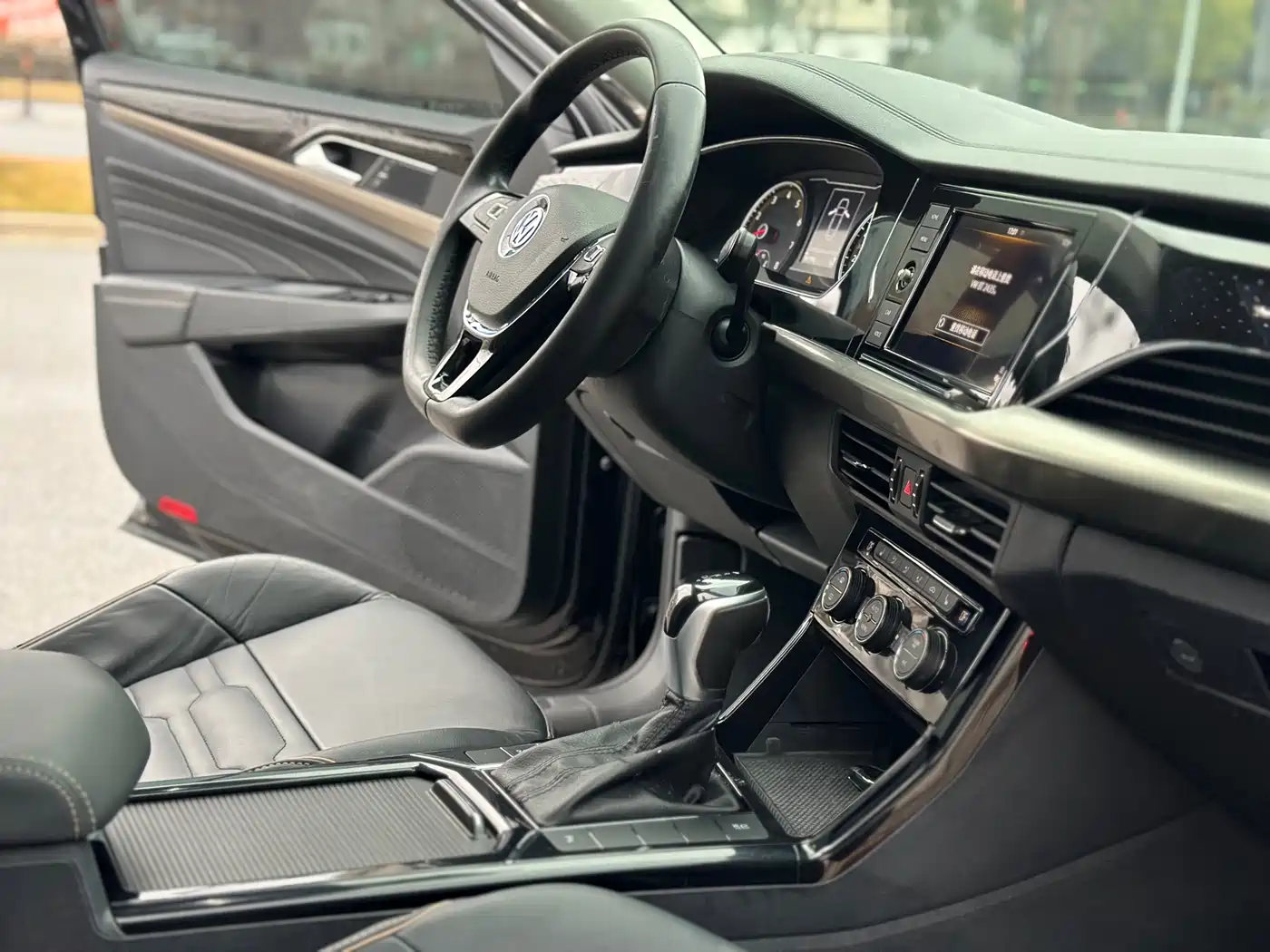Volkswagen Passat 2019 330TSI Elite Version China VI фото 18