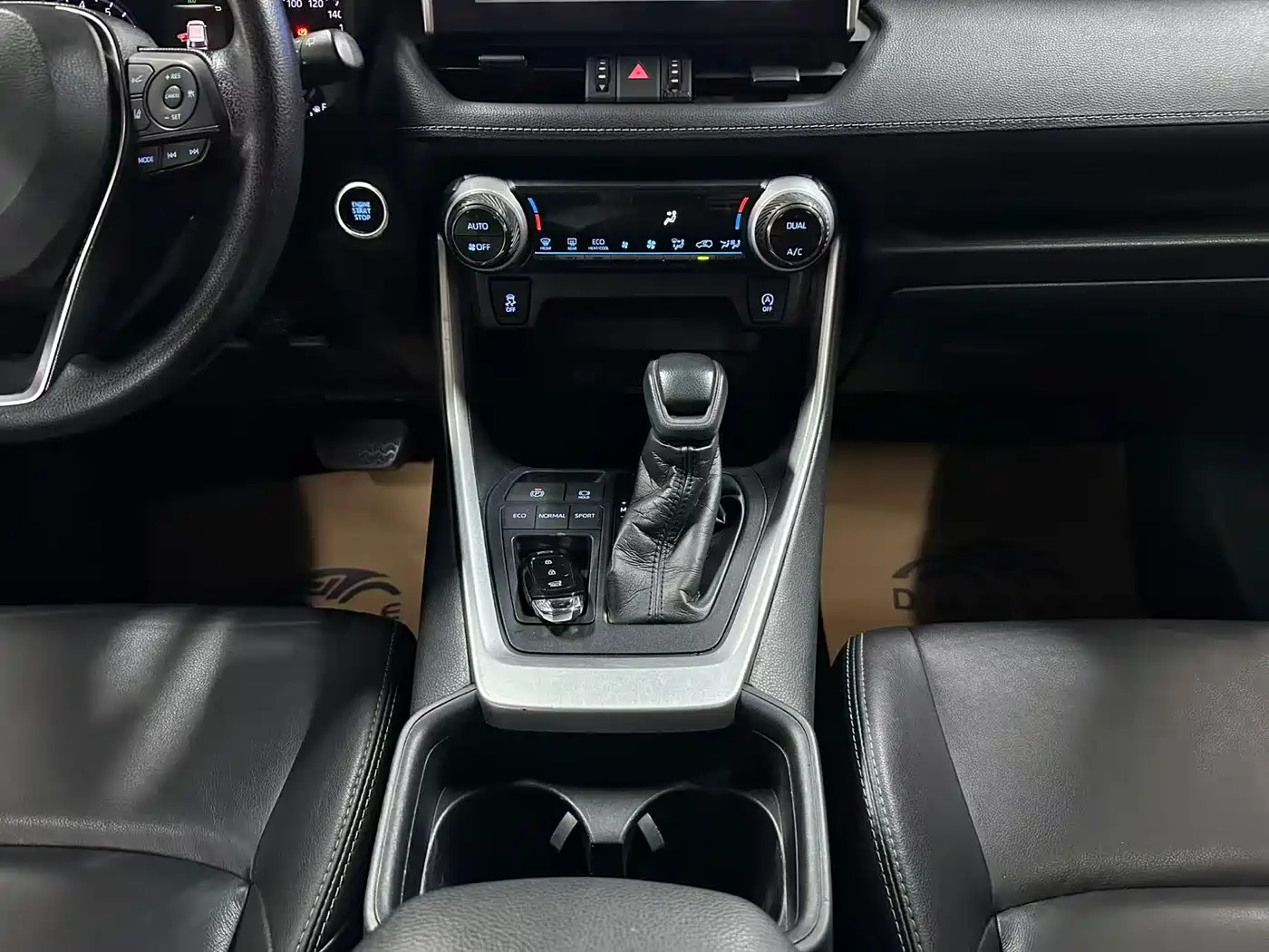 Toyota Wildlander 2020 2.0L CVT 2WD Luxury Edition фото 11