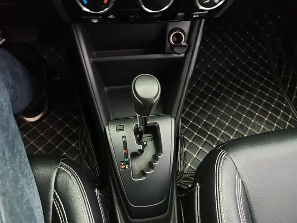 Toyota YARiS L Zhi Xuan 2019 1.5E CVT MeiDong Edition China VI фото 14