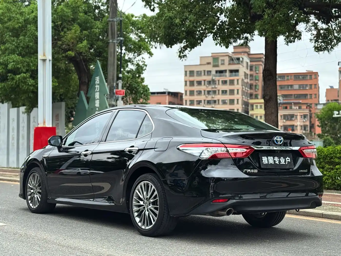 Toyota Camry 2019 Hybrid 2.5HG Luxury Edition China V фото 5