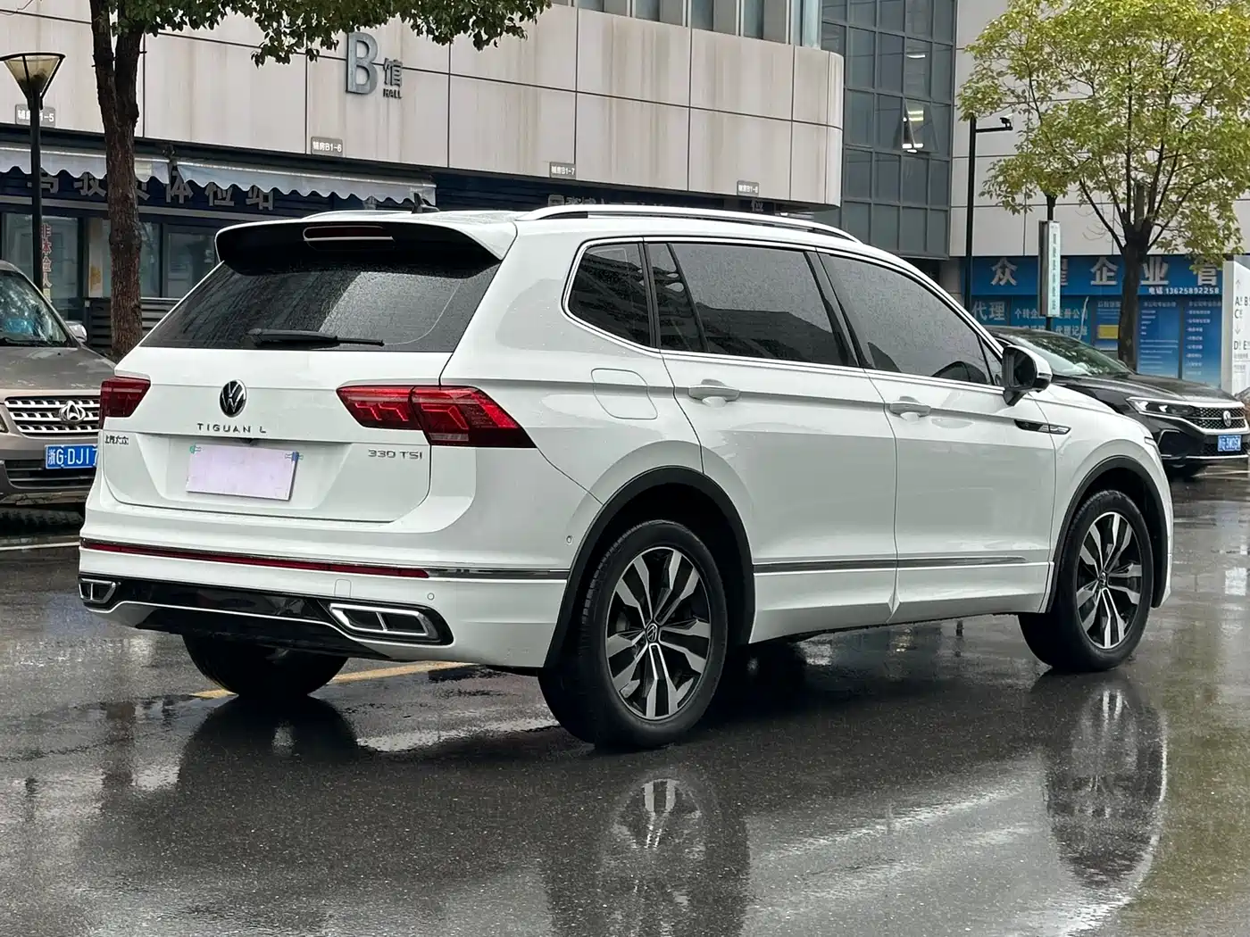 Volkswagen Tiguan L 2023 330TSI Auto 2WD R-Line Premium Edition фото 12