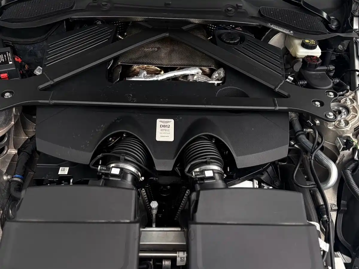 Aston Martin DB12 2024 2025 4.0T V8 Coupe