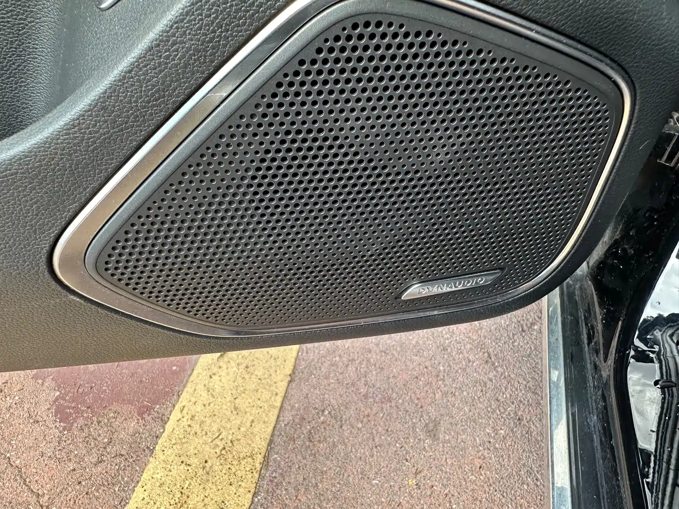 Hongqi H5 2024 2.0T Automatic Smart Connect Flag Smooth Edition фото 12