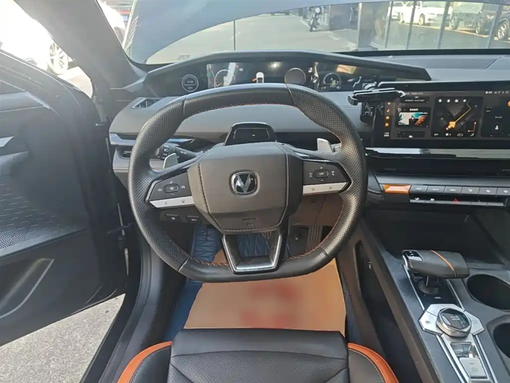 CHANGAN UNI-V