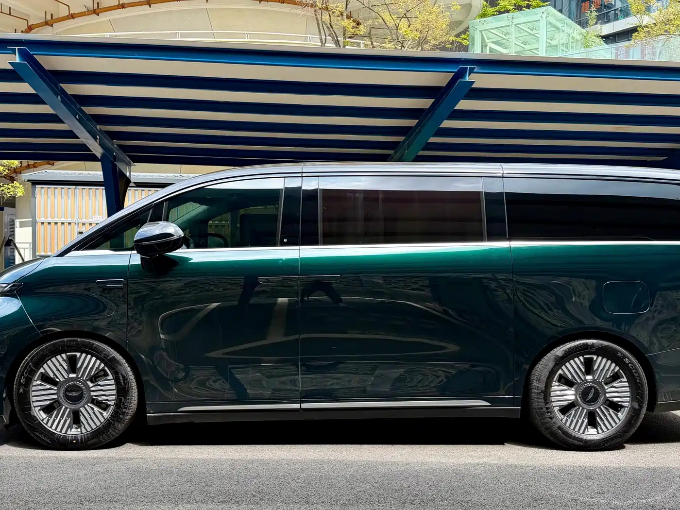 GEELY GALAXY WING TRUE L380