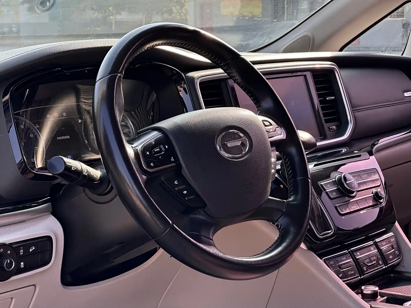 GAC Trumpchi Trumpchi M8 2018 320T Exclusive Edition фото 8