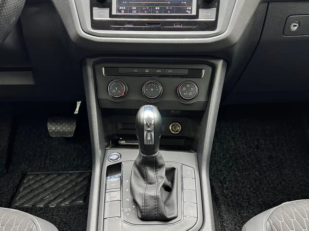 Volkswagen Tiguan L 2020 330TSI Auto 2WD Trend China VI фото 7