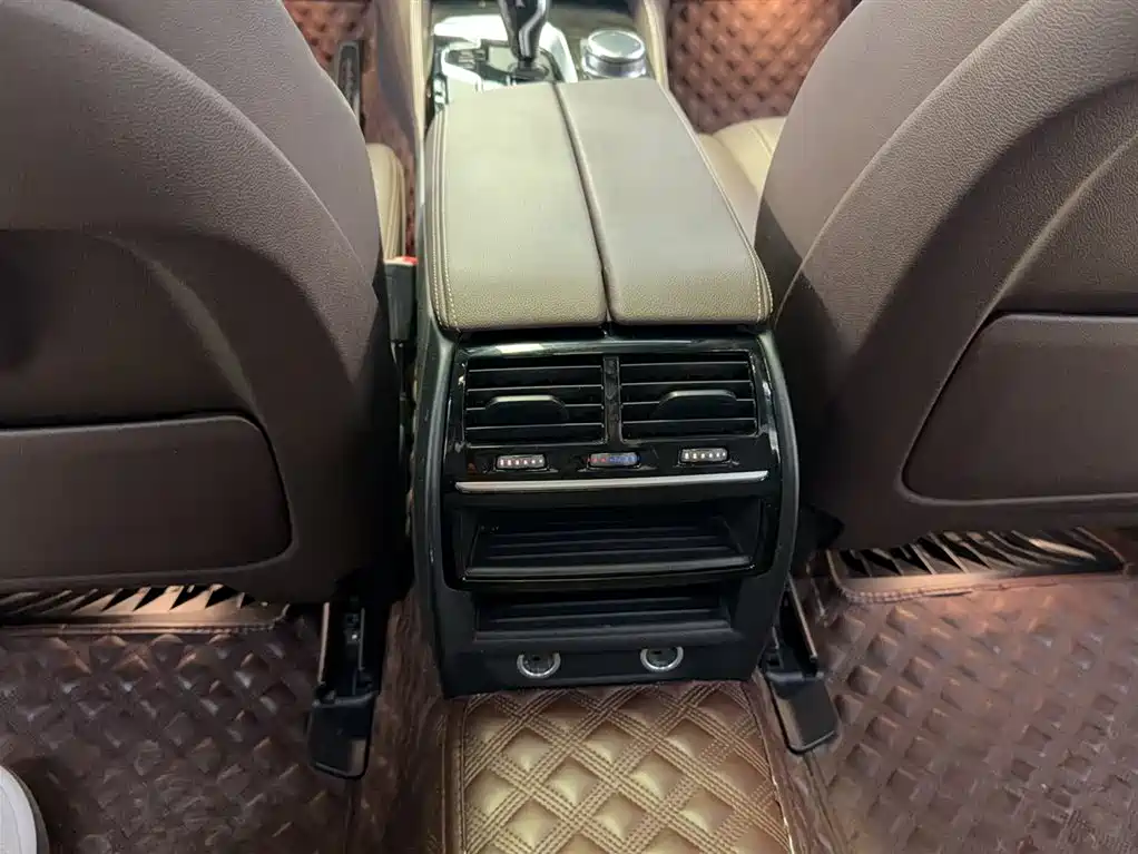 BMW 5 Series 2019 525Li M Sport Package фото 17
