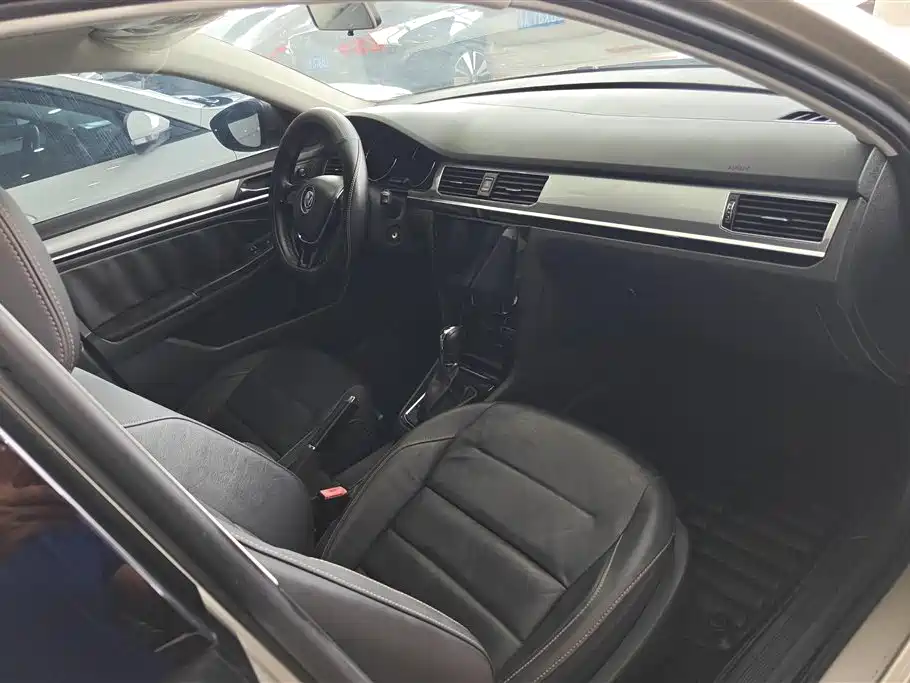 Volkswagen Bora 2016 Model 1.6L Automatic Fashion фото 8