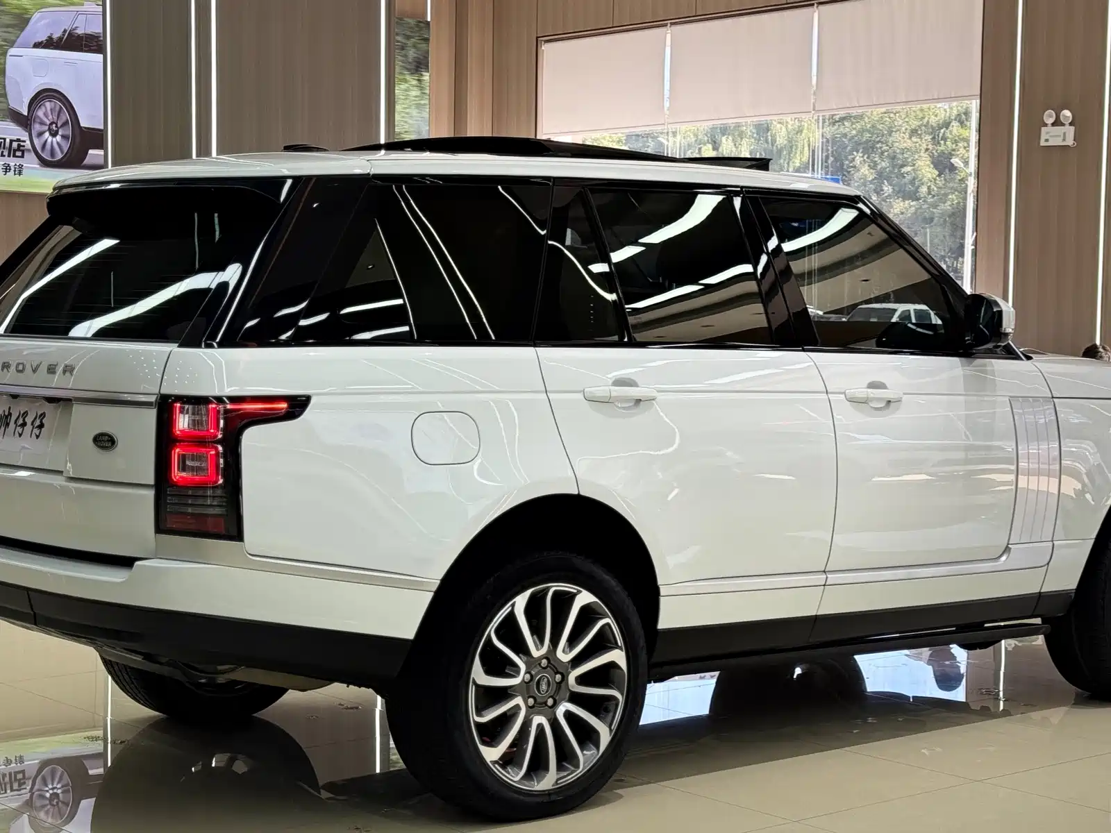 Фото 15 - Land Rover Range Rover