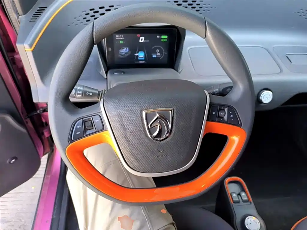 BAOJUN E100