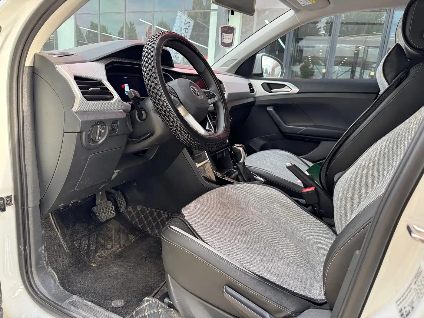 Volkswagen Tanying 2021 1.5L Automatic Smart Connect Edition фото 5