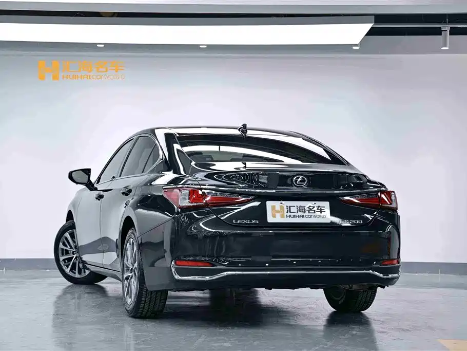 Lexus ES 2022 200 Excellence Edition фото 4