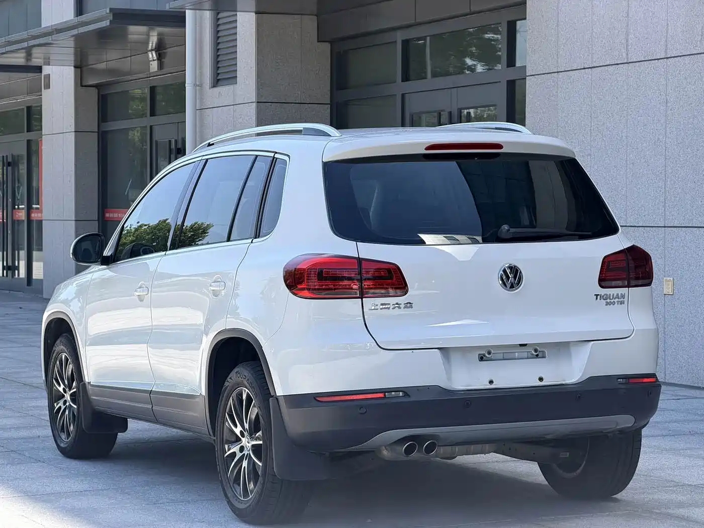 Volkswagen Tiguan 2016 Model 300TSI Automatic 2WD Luxury Edition фото 4
