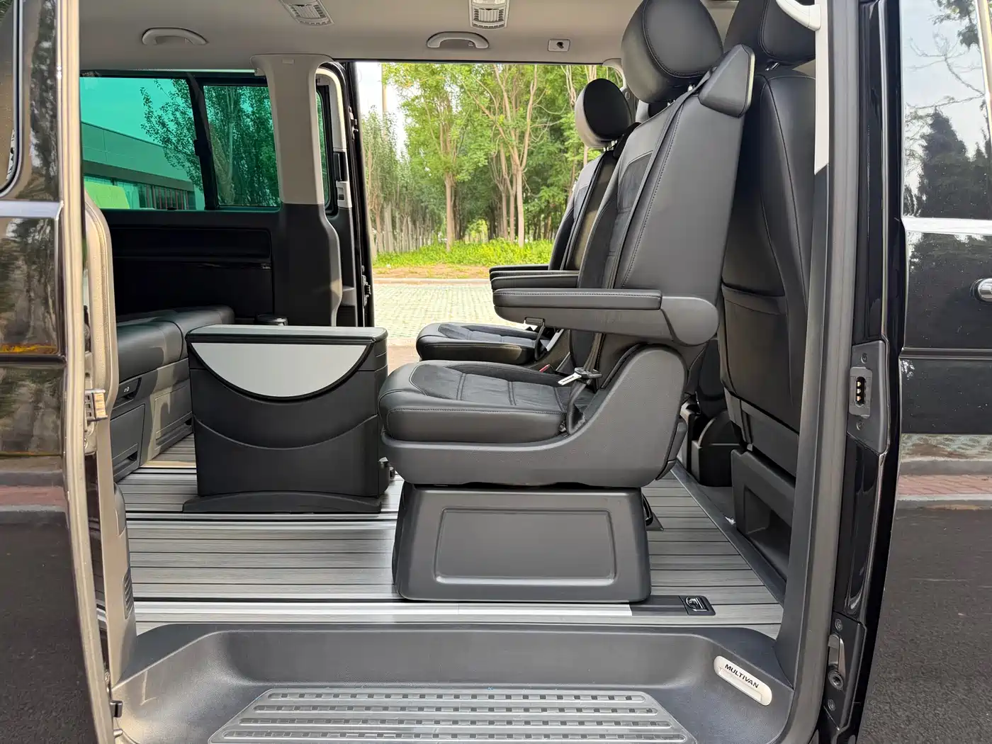 Volkswagen Multivan 2019 2.0TSI 4WD Premium 7-seater фото 15