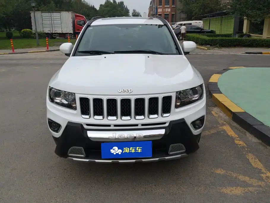 Jeep Compass (Import) 2014 2014 Facelift 2.4L 4WD Comfort Edition