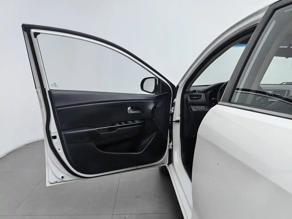 Фото 8 - Kia K2