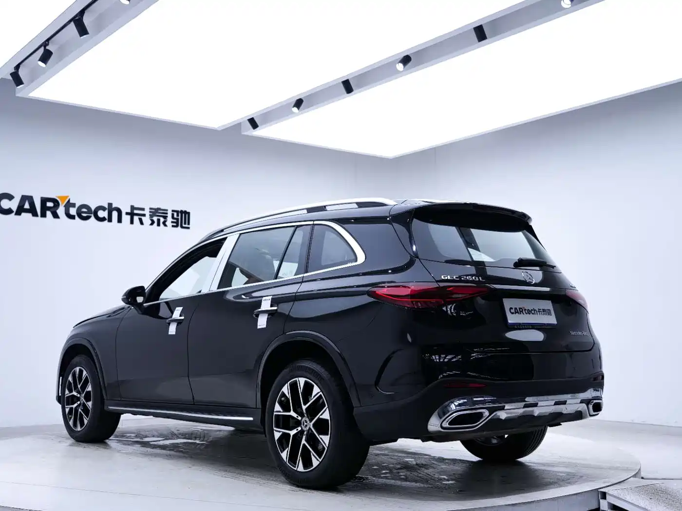 Mercedes-Benz GLC 2023 Facelift GLC 260 L 4MATIC Luxury 7-Seater фото 11