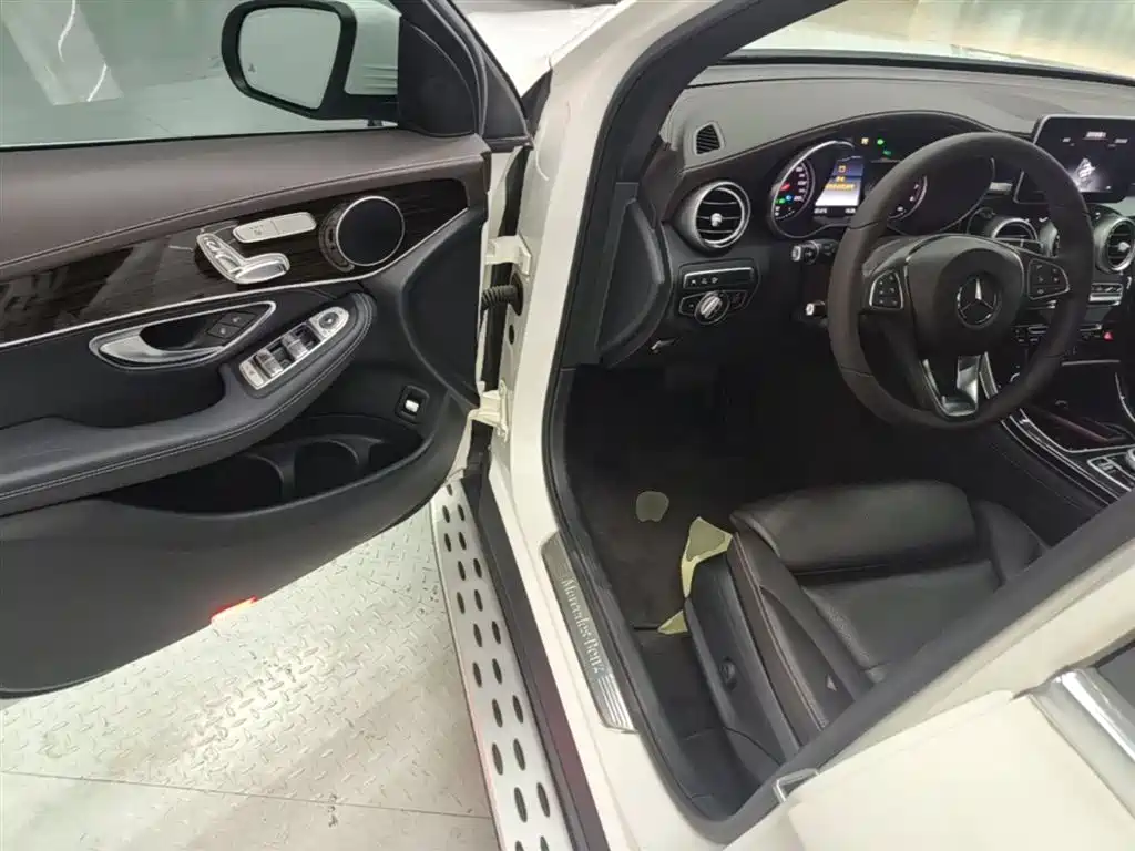 Mercedes-Benz GLC 2017 GLC 260 4MATIC Luxury фото 16