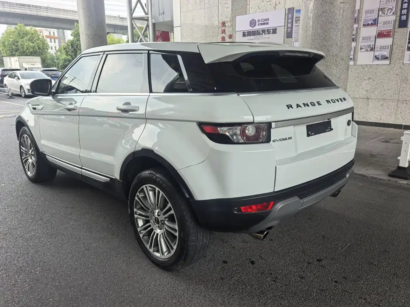 Land Rover Range Rover Evoque (Import) 2012 2012 2.0T 5-door Premium Edition
