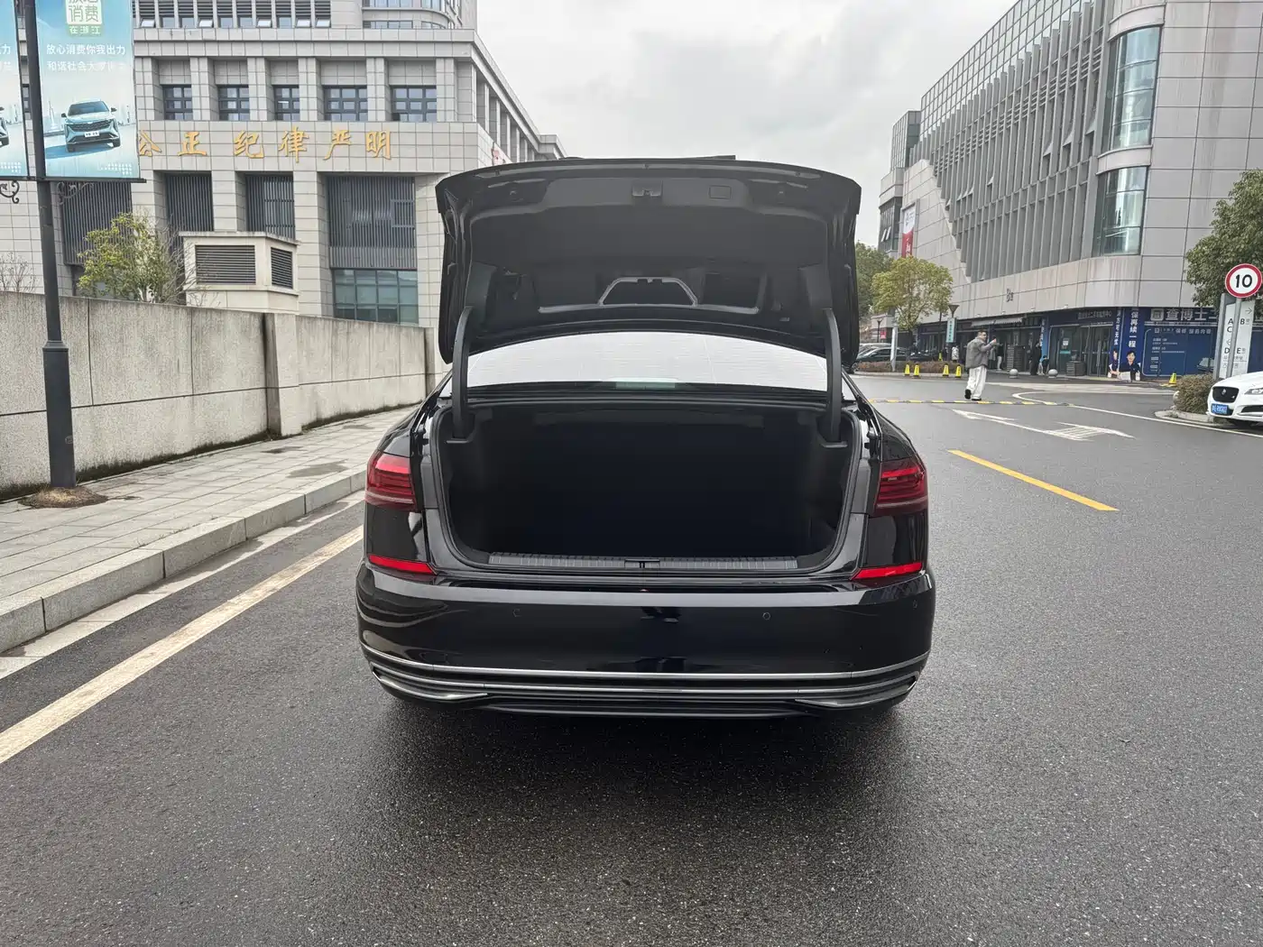 Volkswagen Passat 2023 Facelift 330TSI Starlight Elite Edition фото 15