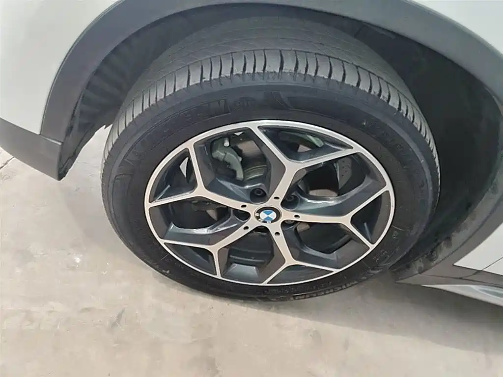 BMW X1 2018 sDrive18Li Premium Model фото 23