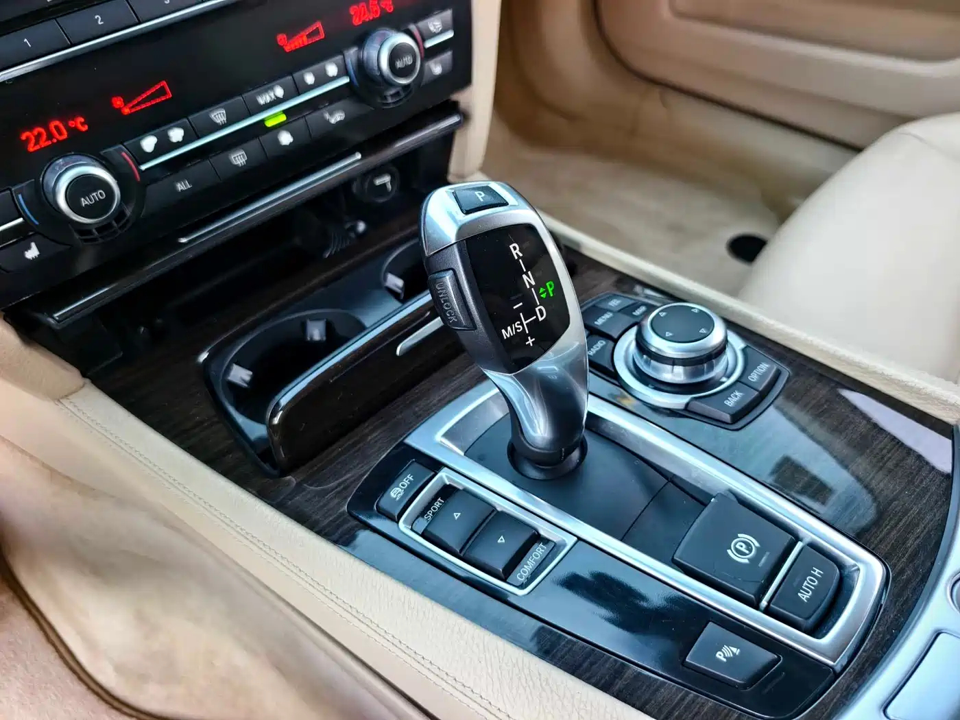 BMW 7 Series 2009 Model 740Li Leading Edition фото 8