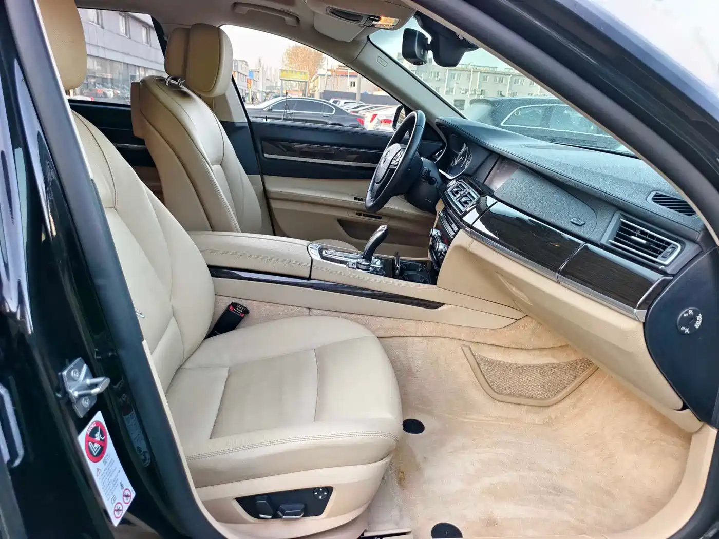 BMW 7 Series 2009 Model 740Li Leading Edition фото 19